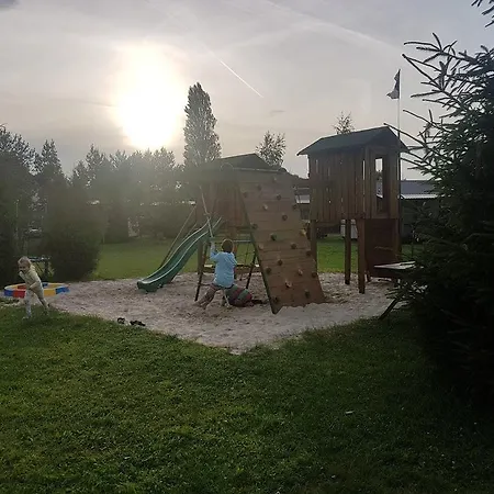 بيت للعطل Flauta Caloroczne Domki Letniskowe سيانوزيتي