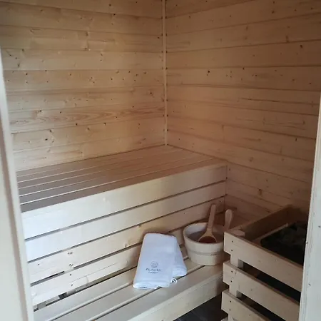 Flauta Caloroczne Domki Letniskowe بيت للعطل *