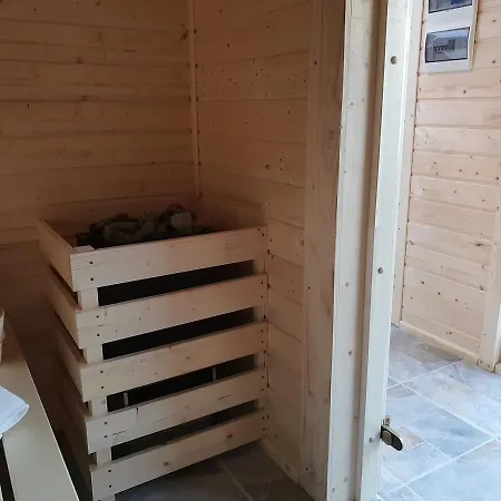 بيت للعطل Flauta Caloroczne Domki Letniskowe سيانوزيتي